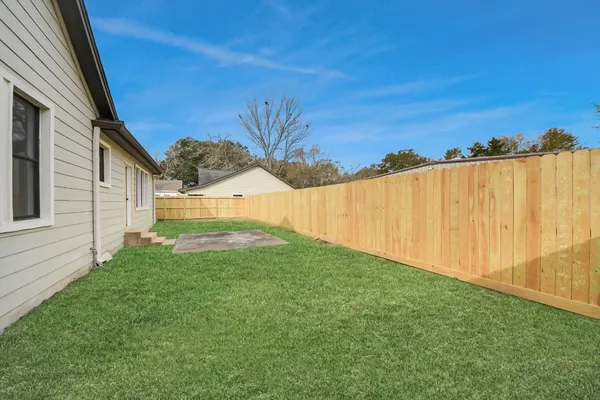 $2,200 | 1507 Brooks Avenue, Rosenberg, TX 77471