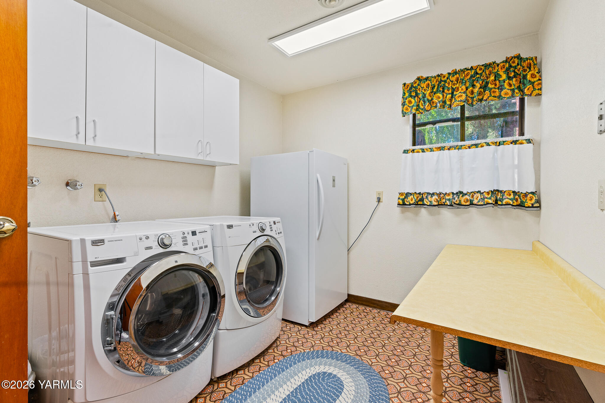 13619 Summitview Ext Road Yakima, WA 98908 - Photo 43 of 56 a utility room with dryer and washer