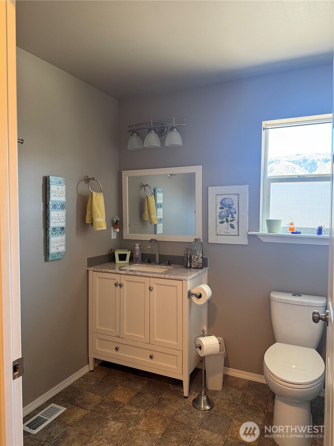 1030 Crest Loop Entiat, WA 98822 - Photo 9 of 17
