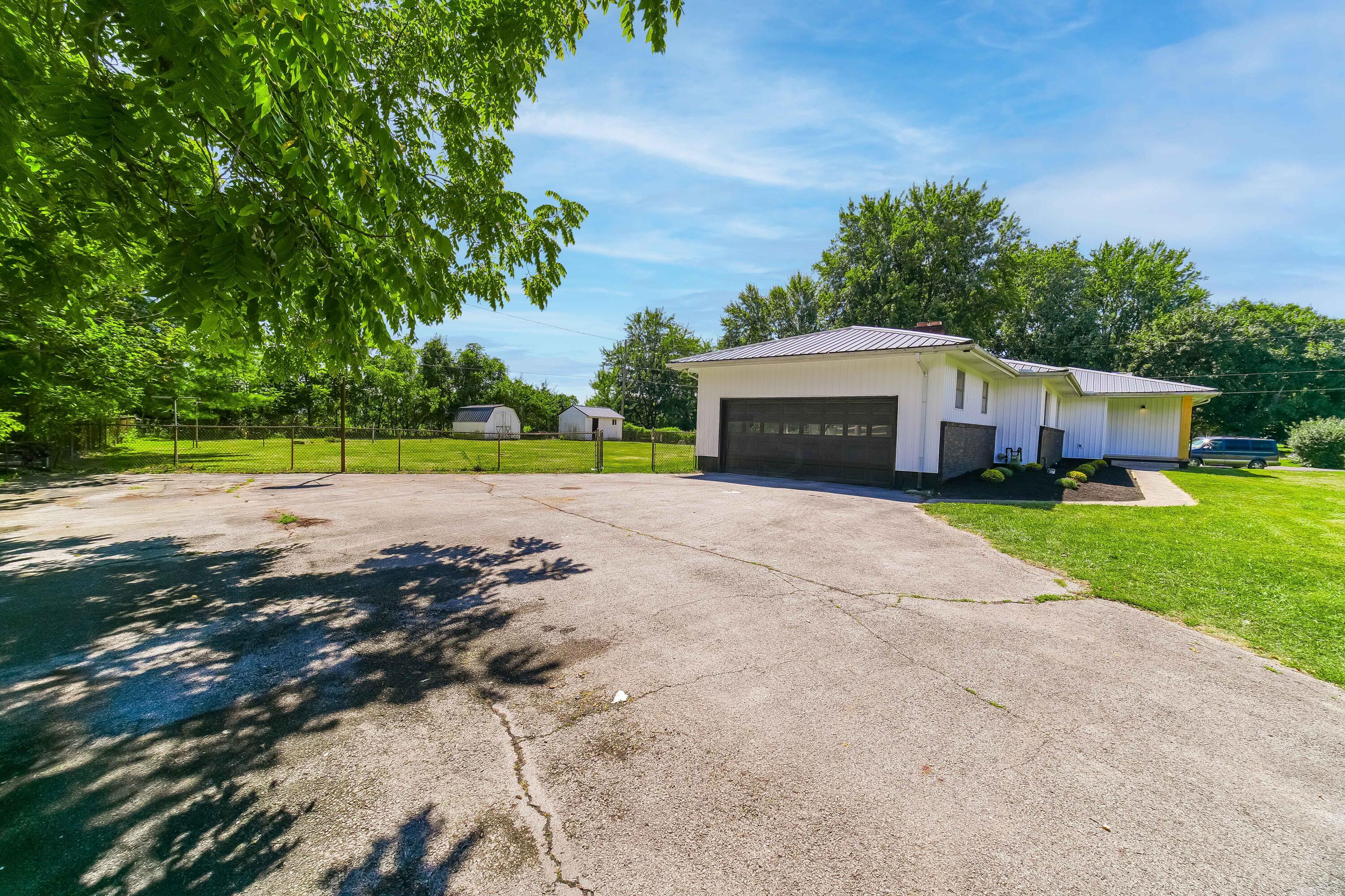 6643 Davis Road Hilliard, OH 43026 - Photo 5 of 72 6643 Davis-8