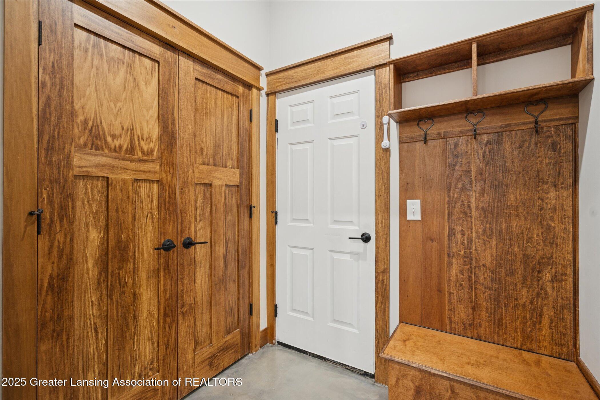 6706 East Price Road St. Johns, MI 48879 - Photo 28 of 50 29-6706-E-Price-Rd-WindowStill-Photograp