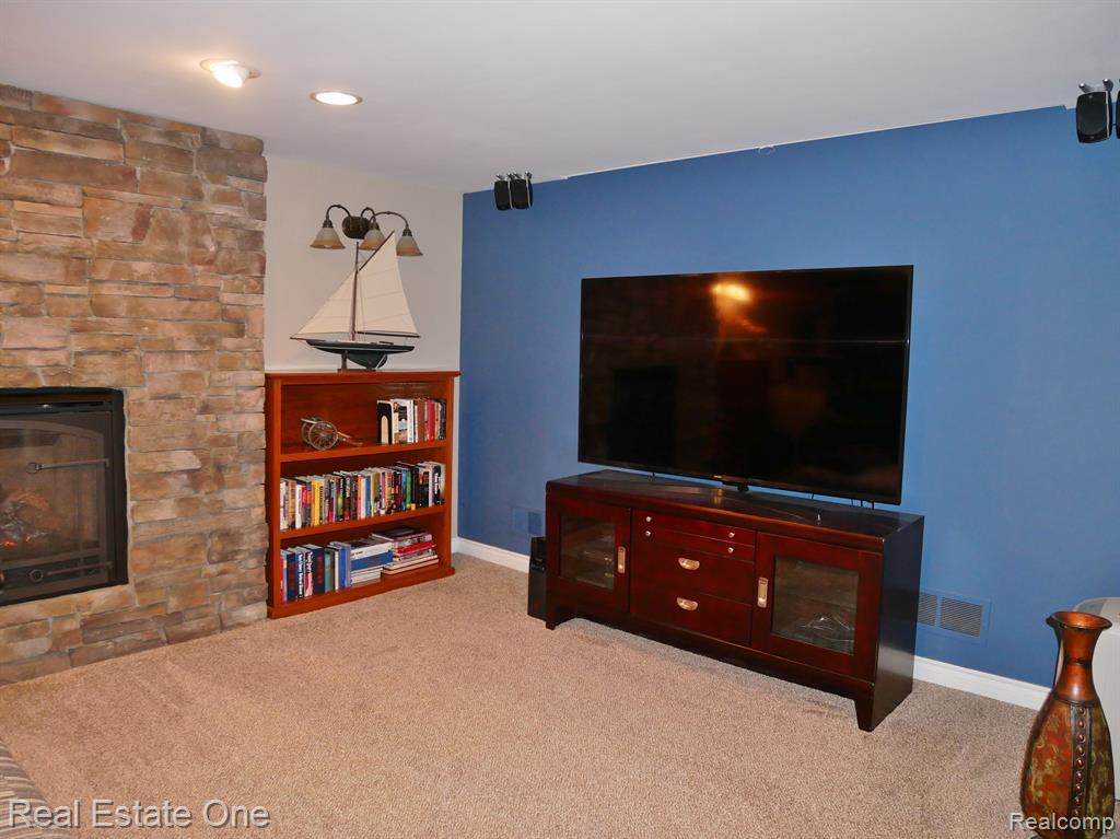 3328 Brompton Rochester Hills, MI 48309 - Photo 15 of 35