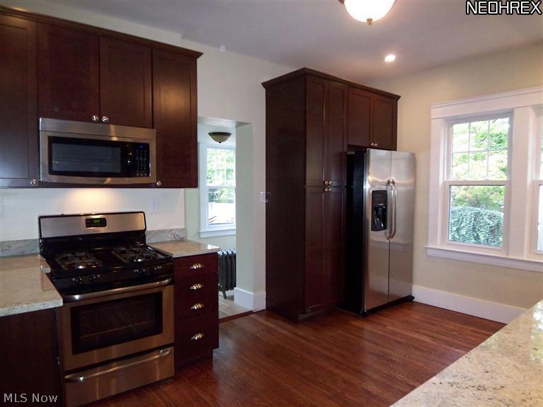 2995 Berkshire Road Cleveland, OH 44118 - Photo 9 of 22 Gallery Image 9