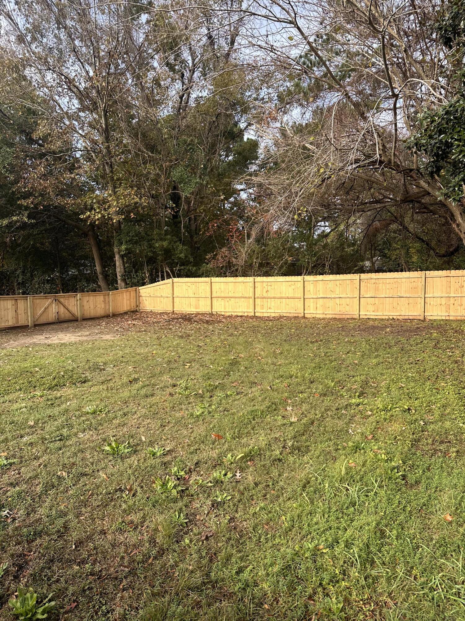 1038 Harbor View Road, Unit A Charleston, SC 29412 - Photo 4 of 19 IMG_6406