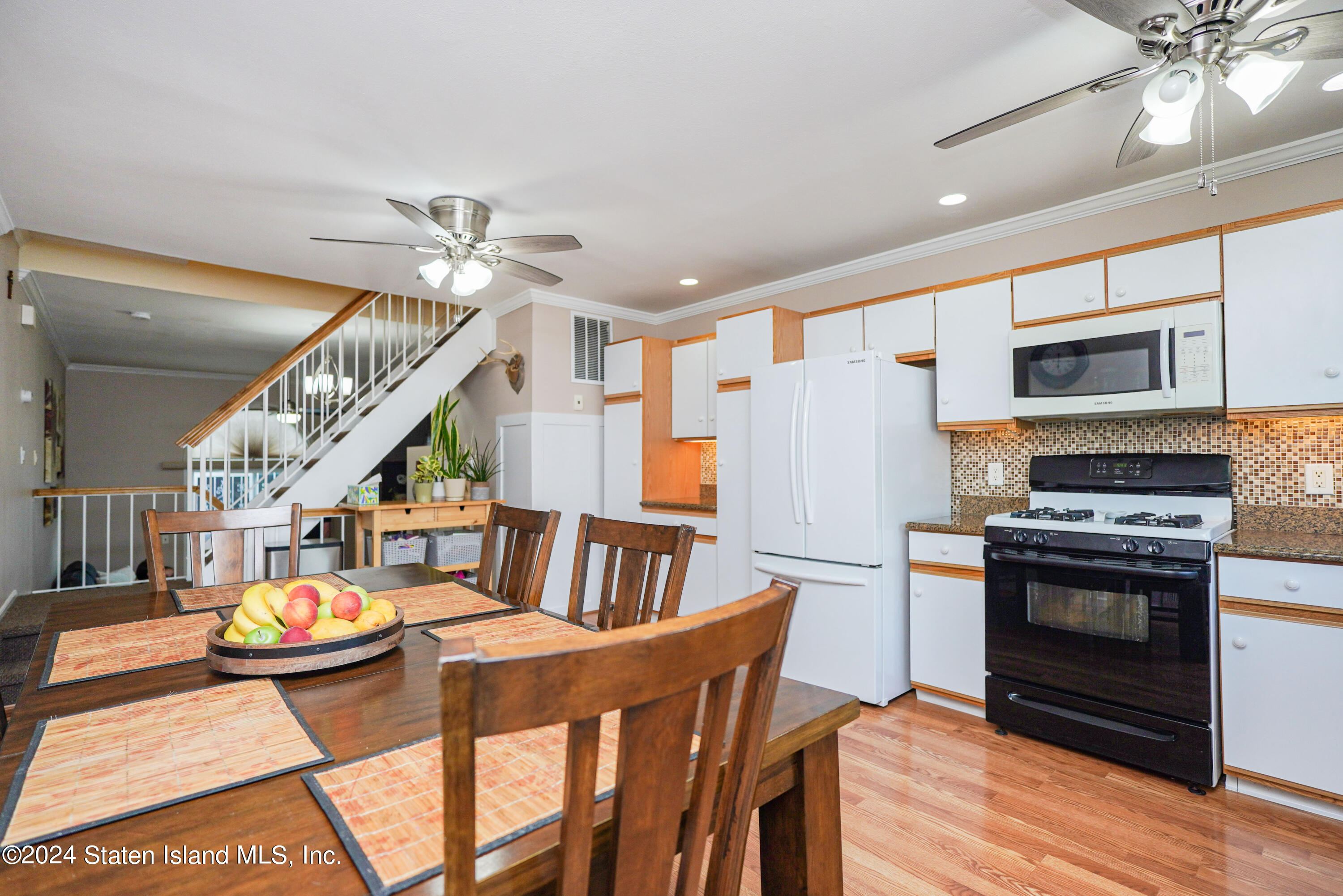 49 Simmons Loop Staten Island, NY 10314 - Photo 12 of 26 Photo May 31 2024, 5 41 24 AM