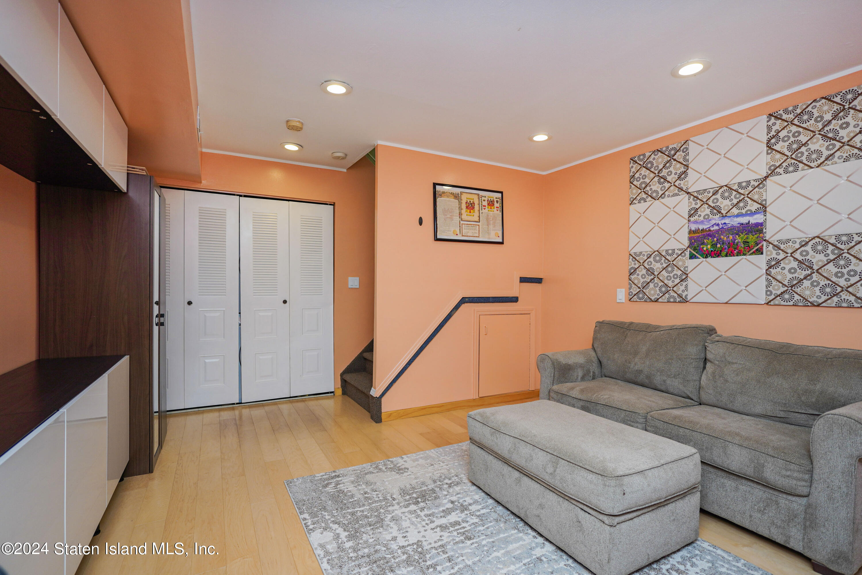 49 Simmons Loop Staten Island, NY 10314 - Photo 20 of 26 Photo May 31 2024, 5 31 42 AM