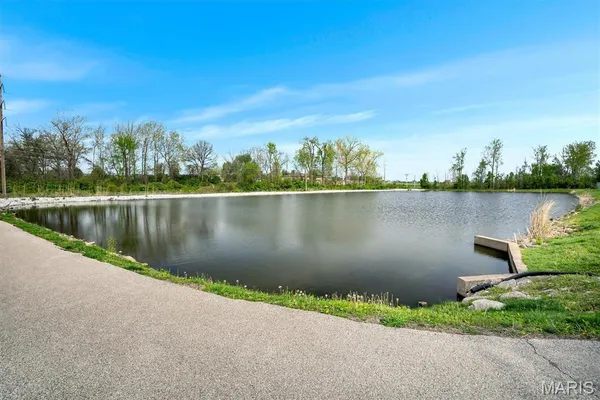 $185,000 | 338 Shirley Ridge Drive, Unit 338A, St. Charles, MO 63304