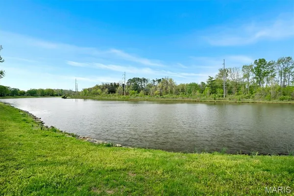 $185,000 | 338 Shirley Ridge Drive, Unit 338A, St. Charles, MO 63304