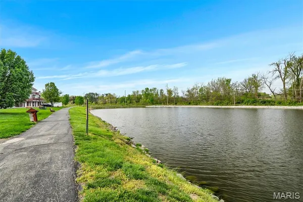 $185,000 | 338 Shirley Ridge Drive, Unit 338A, St. Charles, MO 63304