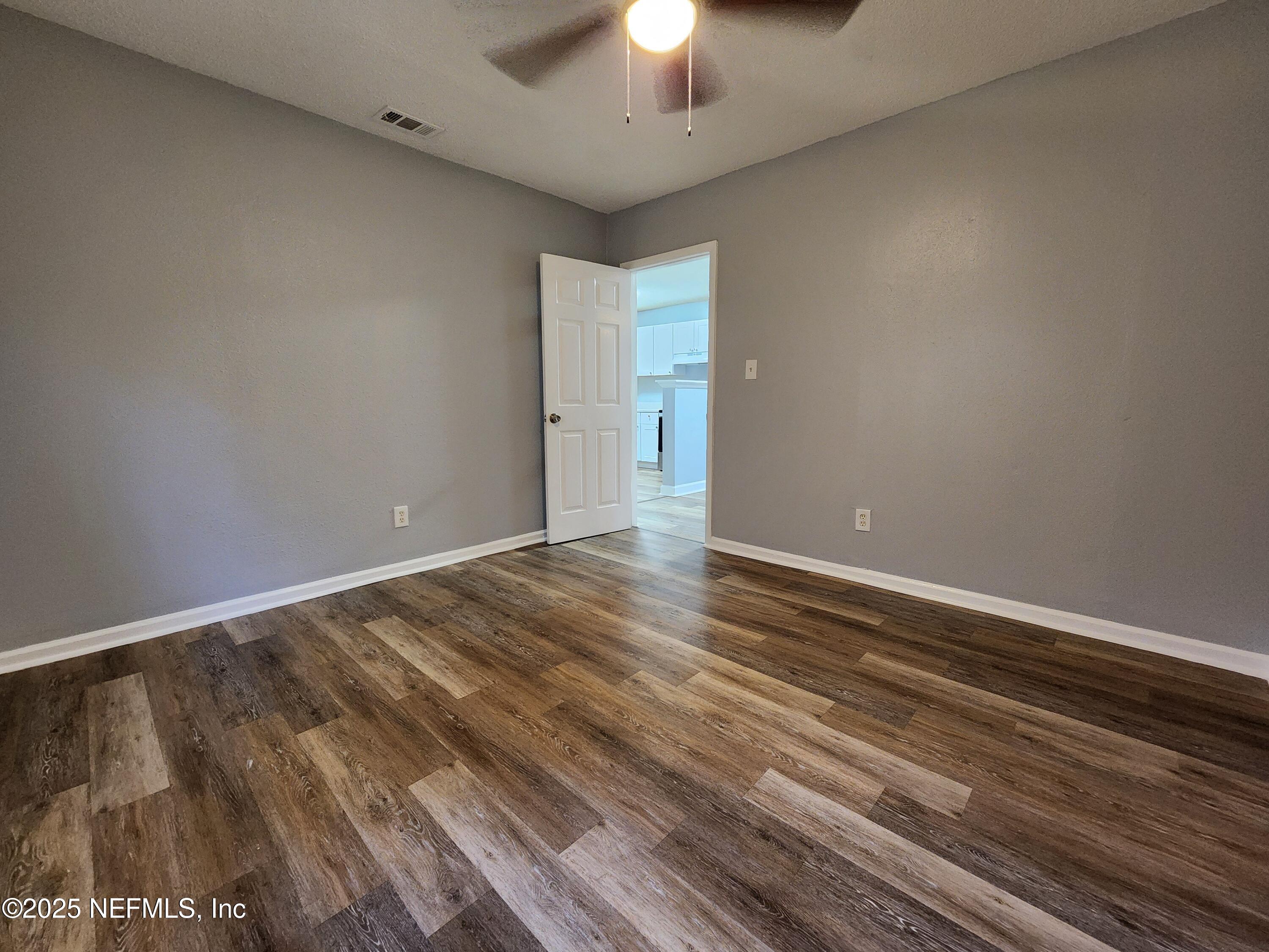 860 Westbrook Road Jacksonville, FL 32209 - Photo 11 of 13 Bedroom 3
