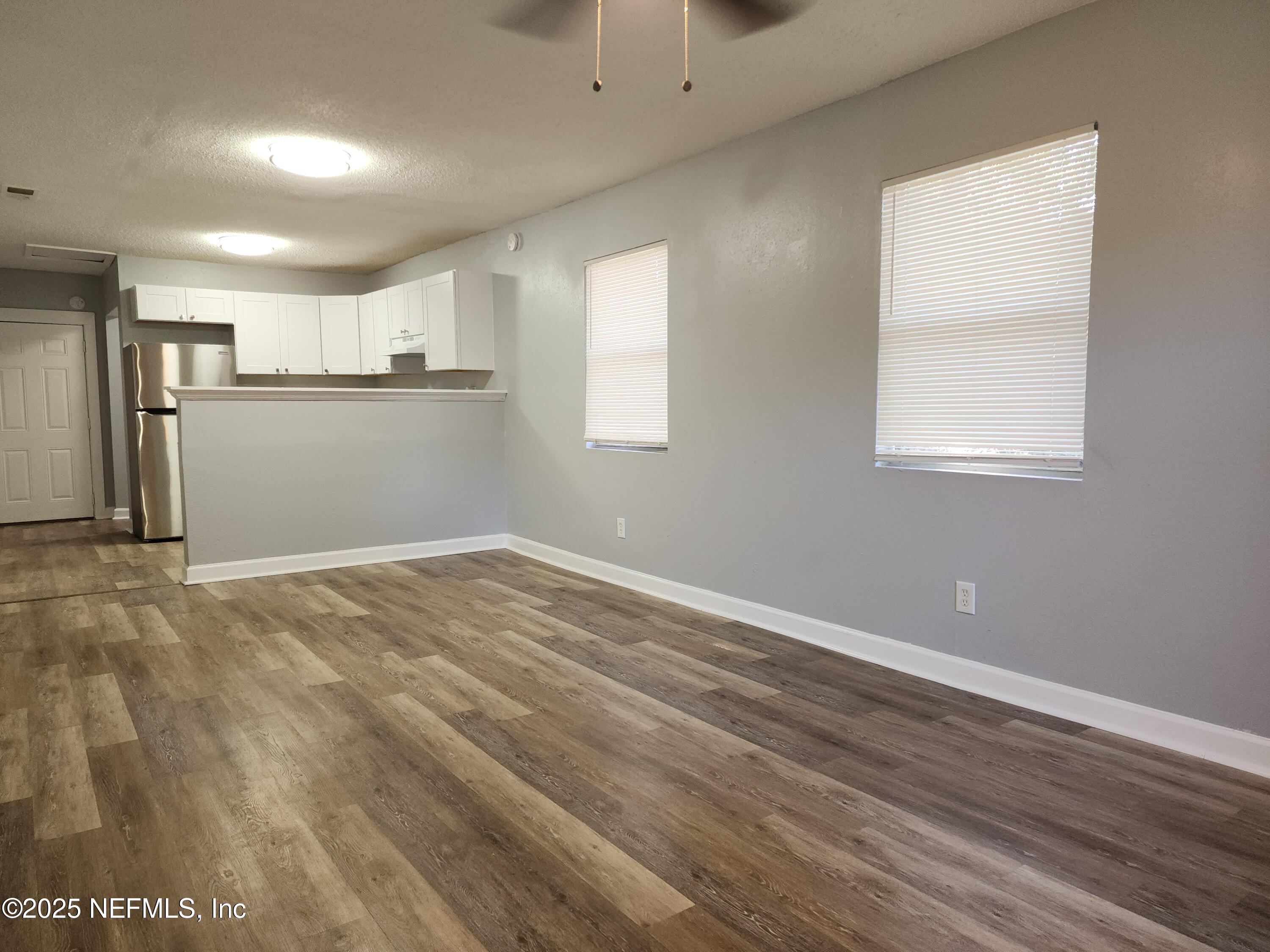 860 Westbrook Road Jacksonville, FL 32209 - Photo 4 of 13 Great Room