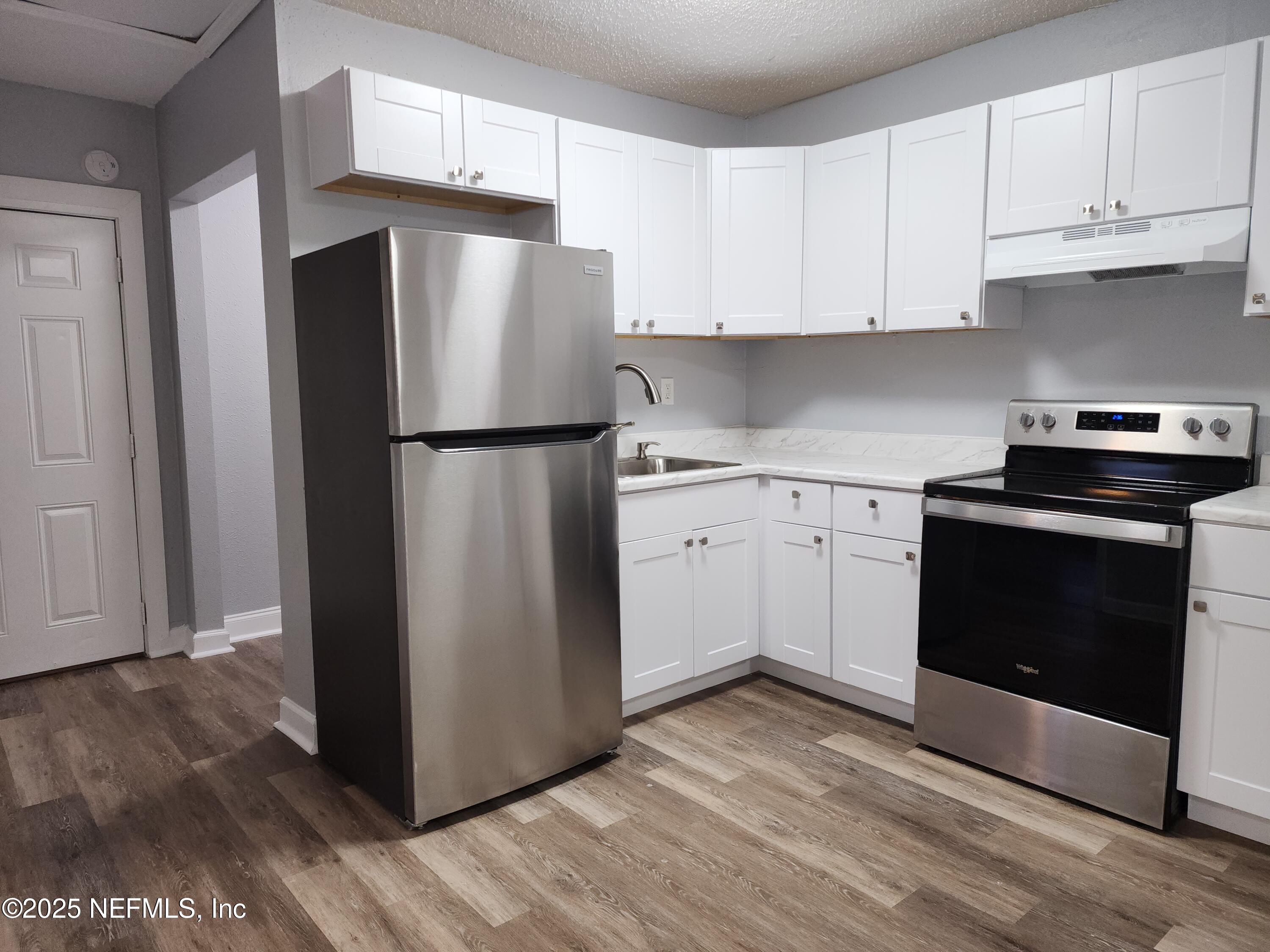 860 Westbrook Road Jacksonville, FL 32209 - Photo 7 of 13 Kitchen