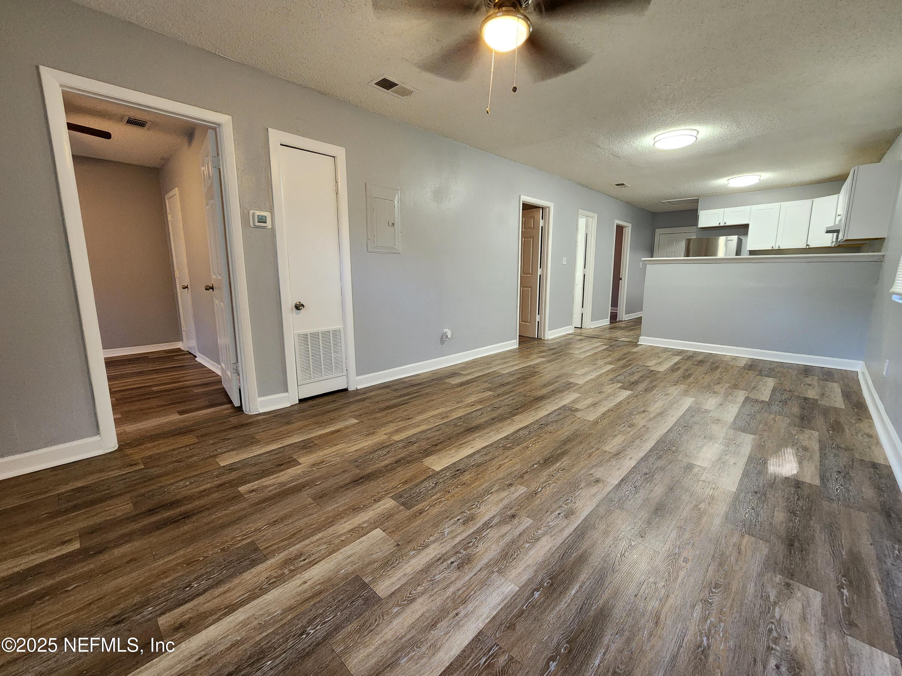 860 Westbrook Road Jacksonville, FL 32209 - Photo 8 of 13 Looking into the Great Room