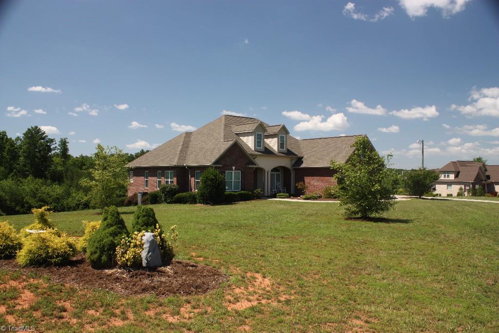 159 Riverchase Road Pinnacle, NC 27043 - Photo 3 of 29