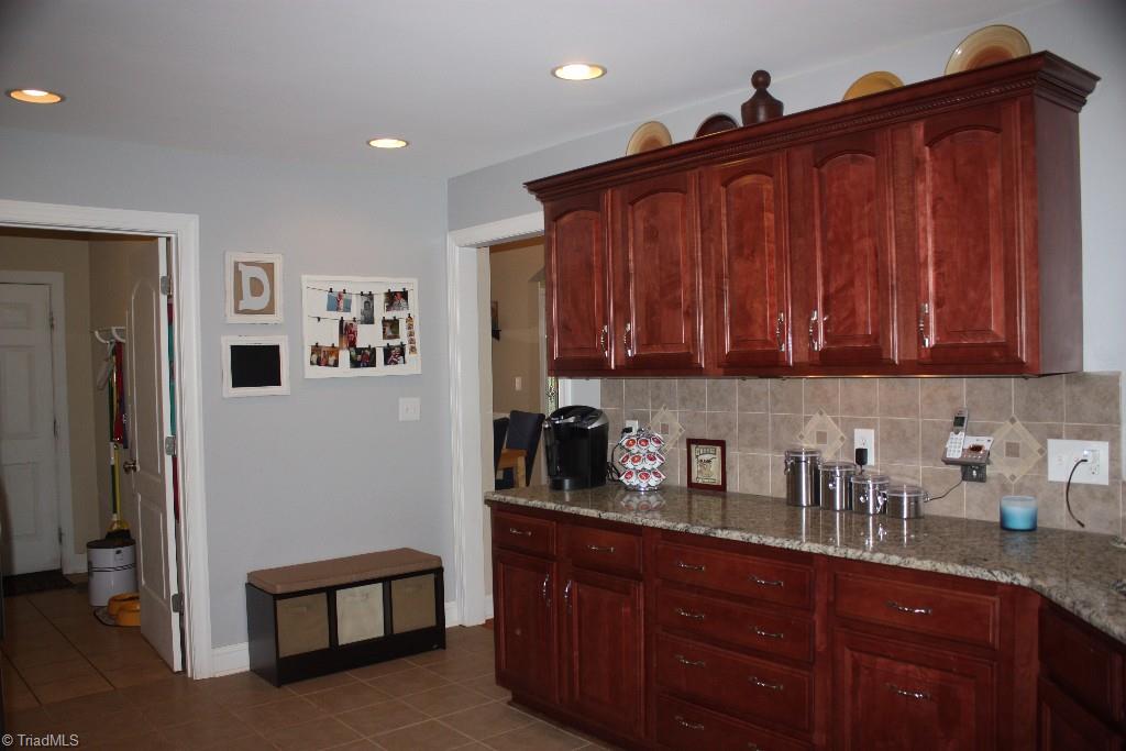 159 Riverchase Road Pinnacle, NC 27043 - Photo 7 of 29