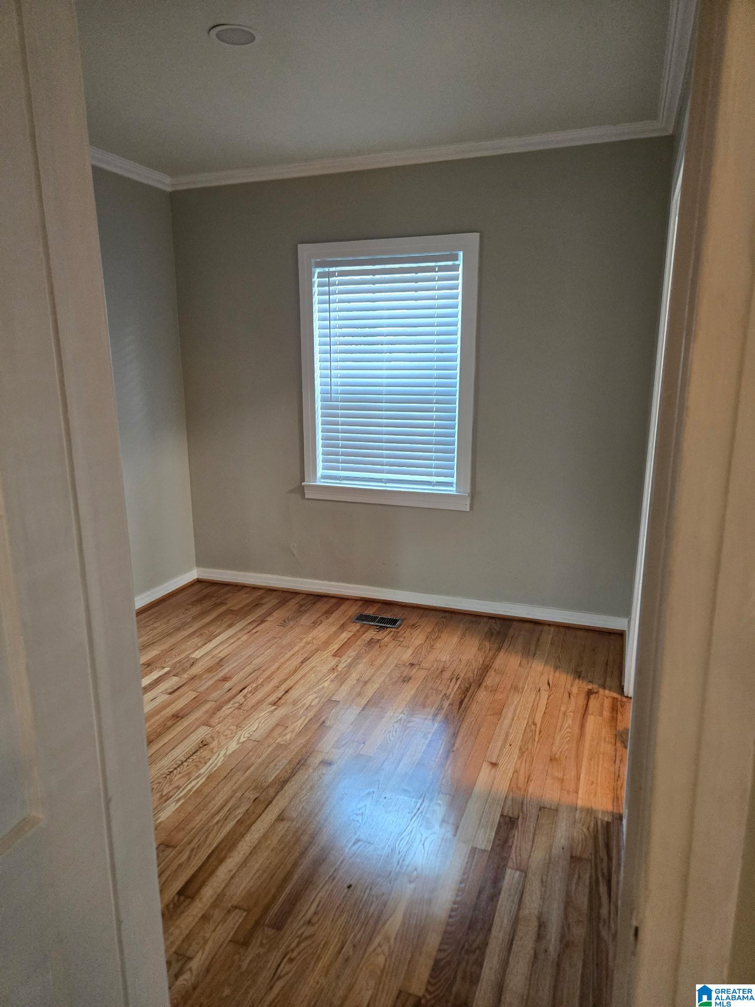 728 Center Place Southwest Birmingham, AL 35211 - Photo 8 of 14