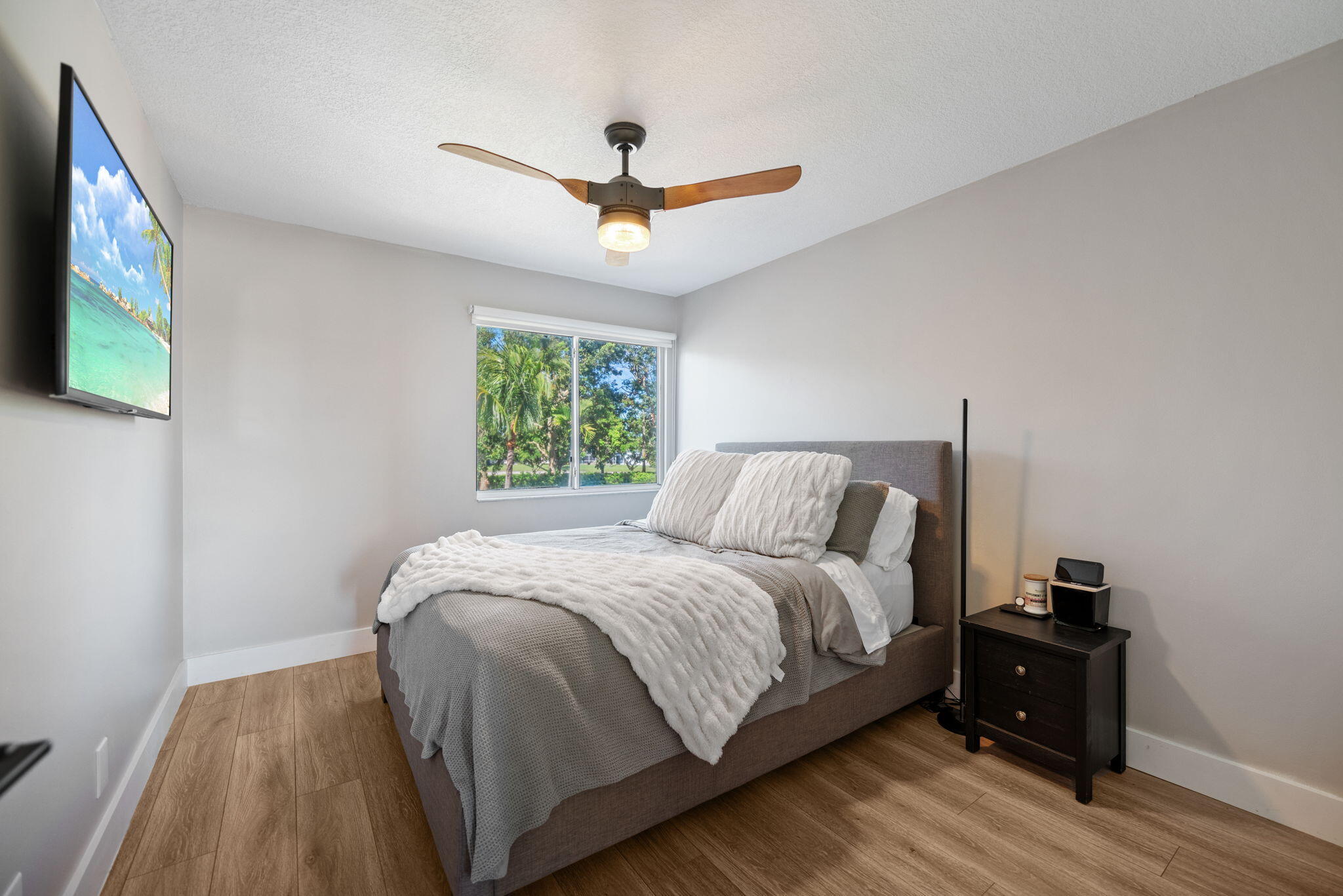 22612 Middletown Drive Boca Raton, FL 33428 - Photo 22 of 46 25-web-or-mls-22612-middletown-dr