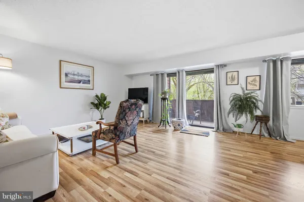 $199,000 | 7 Suntop Court, Unit 202, Baltimore, MD 21209