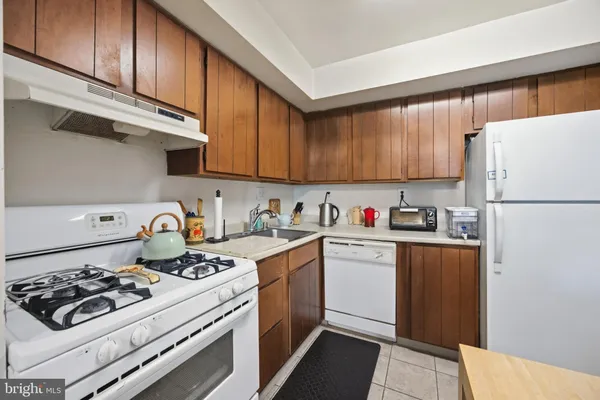 $199,000 | 7 Suntop Court, Unit 202, Baltimore, MD 21209