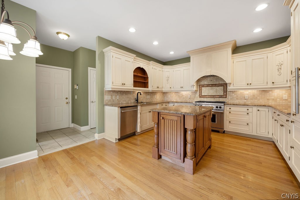 206 Falling Brook Path Manlius, NY 13066 - Photo 12 of 31