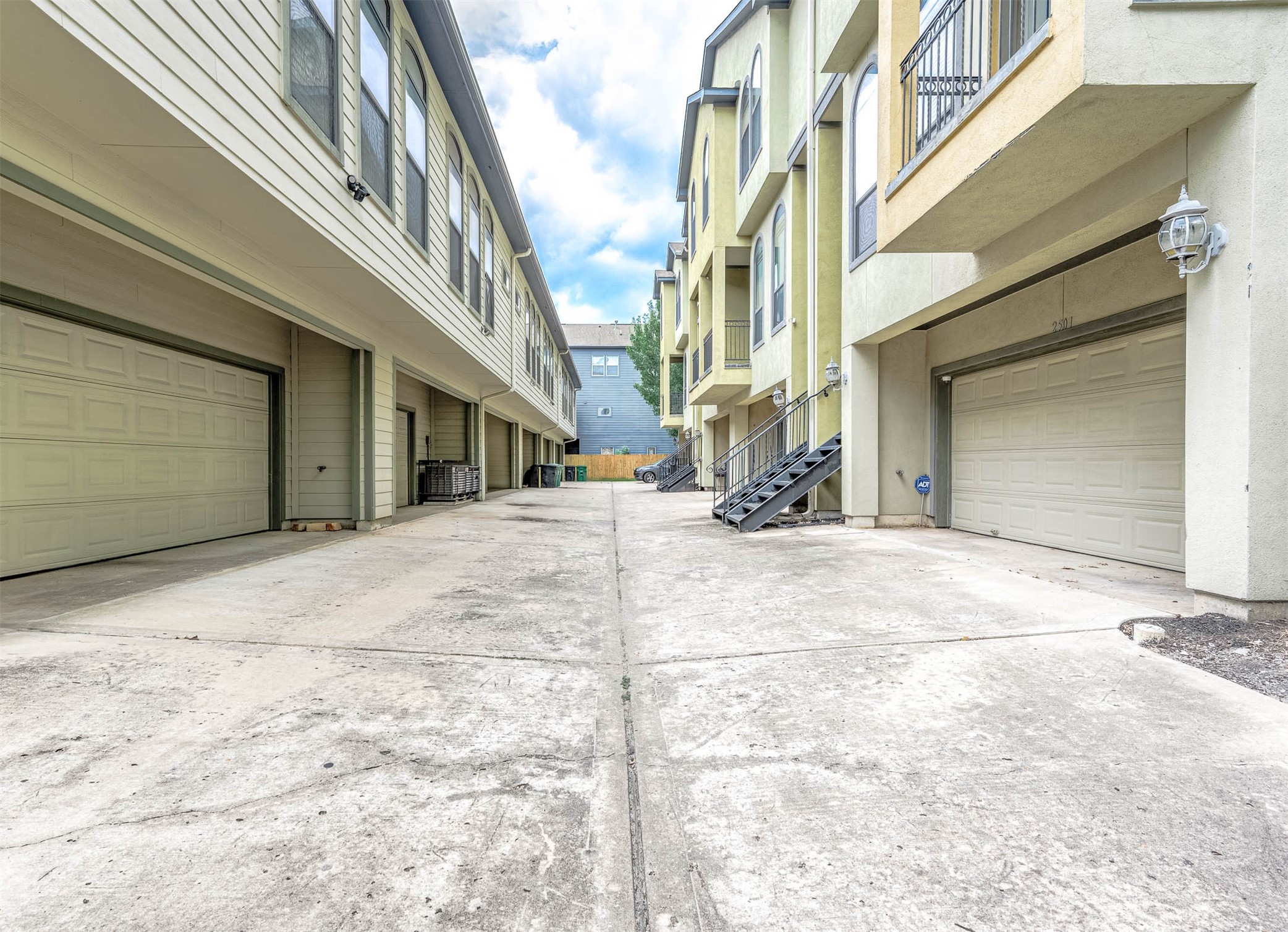2503 Dallas Street Houston, TX 77003 - Photo 2 of 30 a view of a building