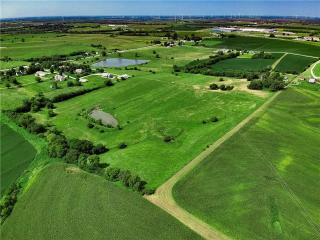 $675,000 | 27890 Ivory Road, Maryville, MO 64468