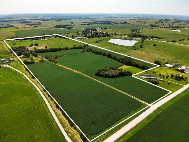 $675,000 | 27890 Ivory Road, Maryville, MO 64468