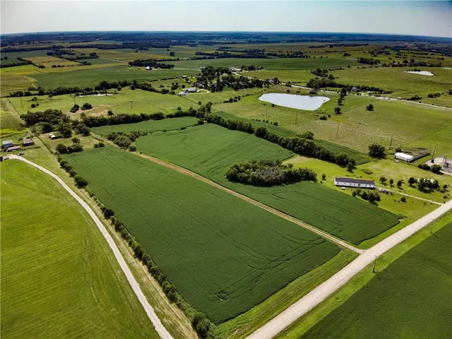 $675,000 | 27890 Ivory Road, Maryville, MO 64468