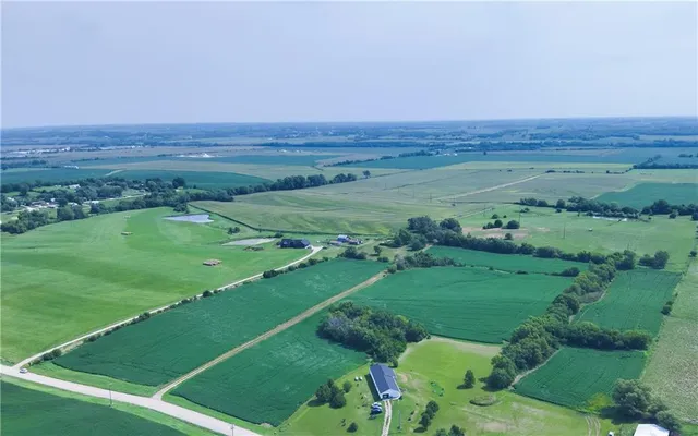 $675,000 | 27890 Ivory Road, Maryville, MO 64468