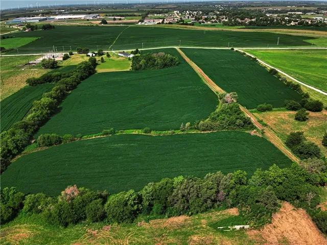 $675,000 | 27890 Ivory Road, Maryville, MO 64468