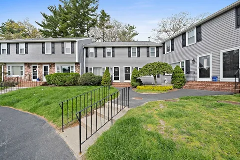 $369,900 | 46 Sharron Drive, Unit 46, Easton, MA 02375