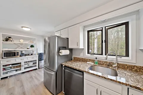 $369,900 | 46 Sharron Drive, Unit 46, Easton, MA 02375