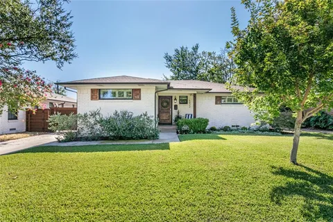 $699,500 | 6822 Trammel Drive, Dallas, TX 75214