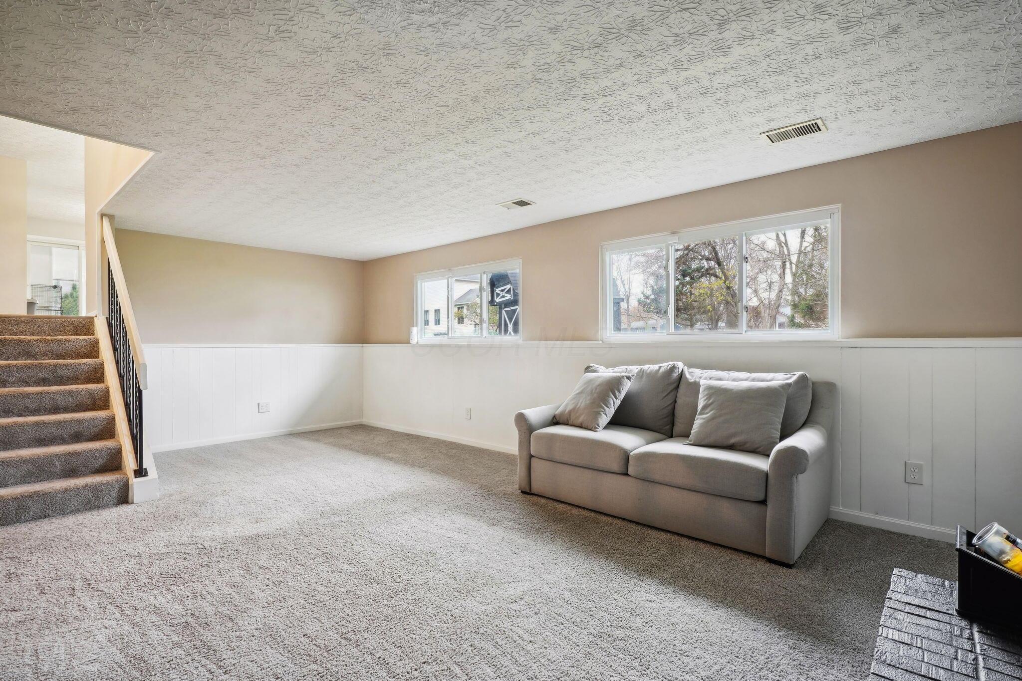 630 Clark State Road Columbus, OH 43230 - Photo 20 of 28 21-web-or-mls-630-clark-state-rd