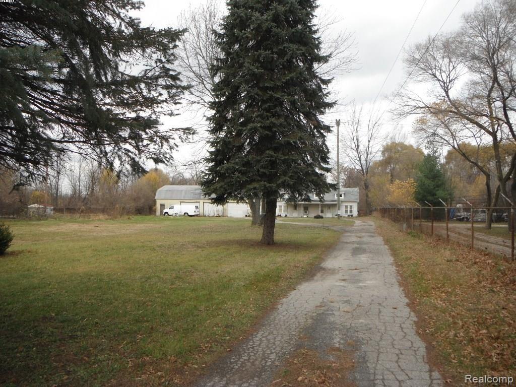 46332 Willis Road Belleville, MI 48111 - Photo 1 of 2 42115 Richmond 001.JPG