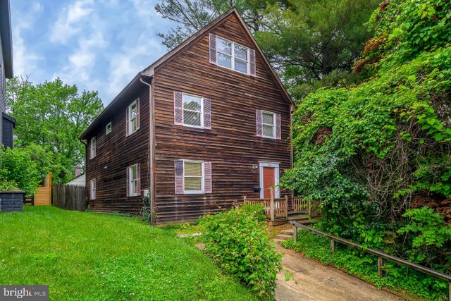 $812,000 | 5151 19th Road North, Arlington, VA 22205