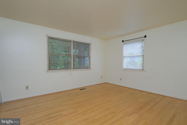 $812,000 | 5151 19th Road North, Arlington, VA 22205