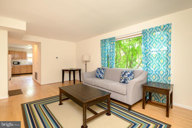 $812,000 | 5151 19th Road North, Arlington, VA 22205