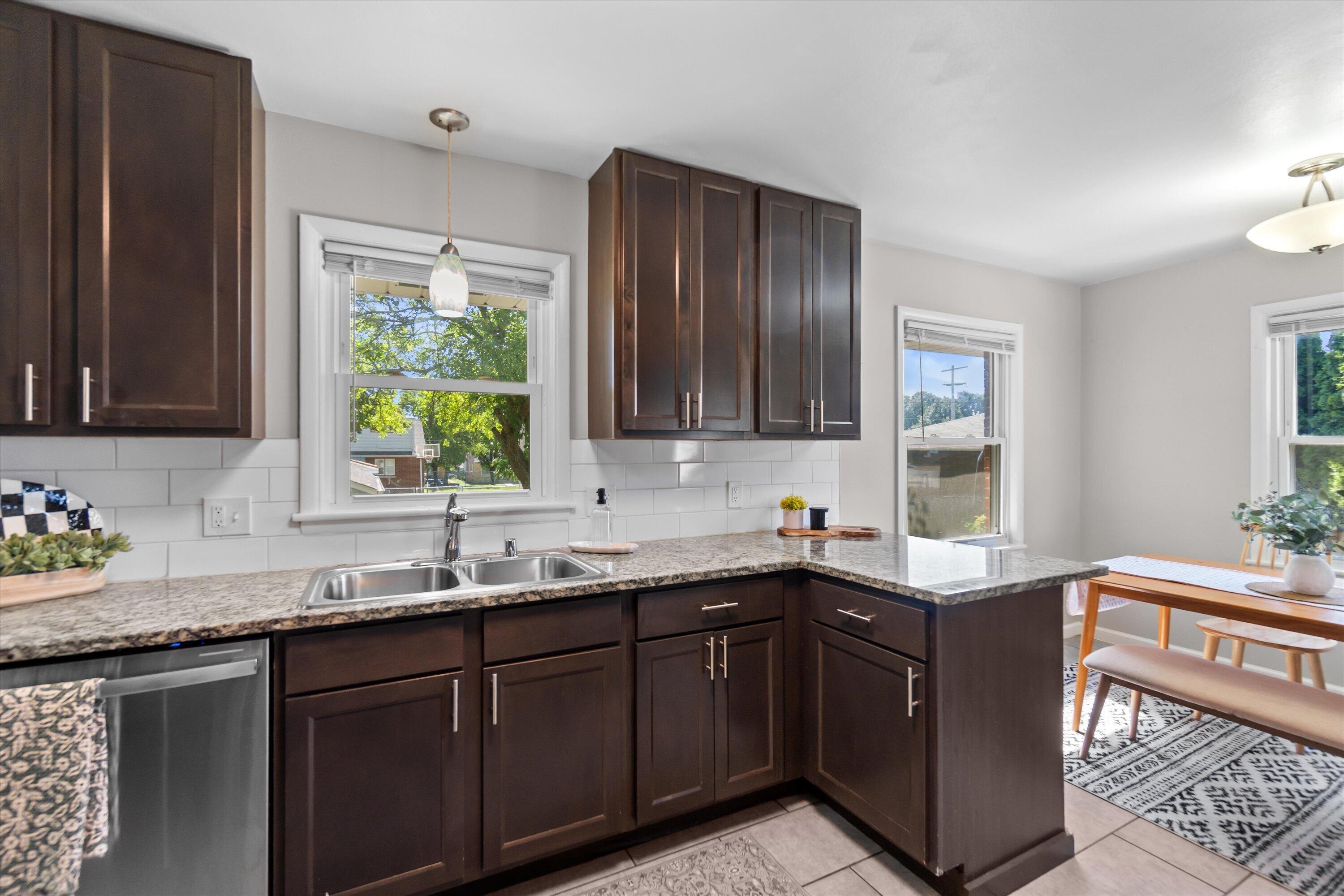 4516 North 78th Street Milwaukee, WI 53218 - Photo 13 of 34 Kitchen - Main