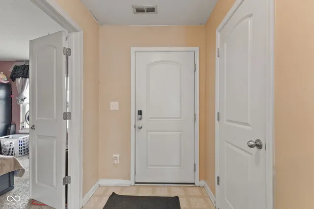 $235,000 | 10762 Tedder Lake Drive, Indianapolis, IN 46239