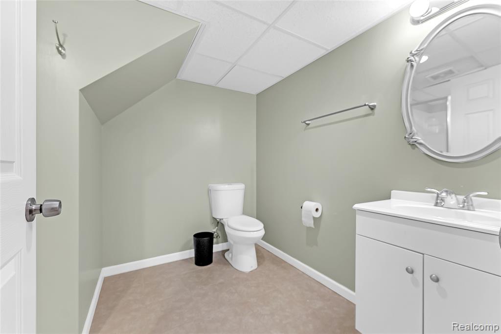 2178 Lagoon Drive Rochester Hills, MI 48309 - Photo 31 of 38
