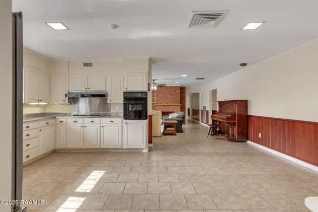 $295,000 | 1215 North State Street, Abbeville, LA 70510