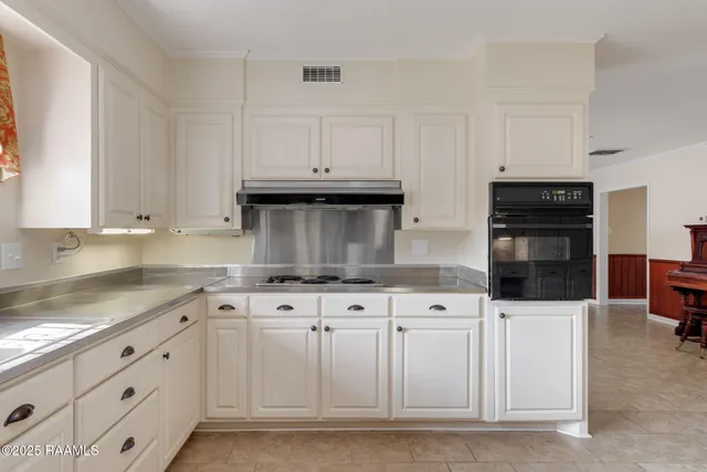 $295,000 | 1215 North State Street, Abbeville, LA 70510