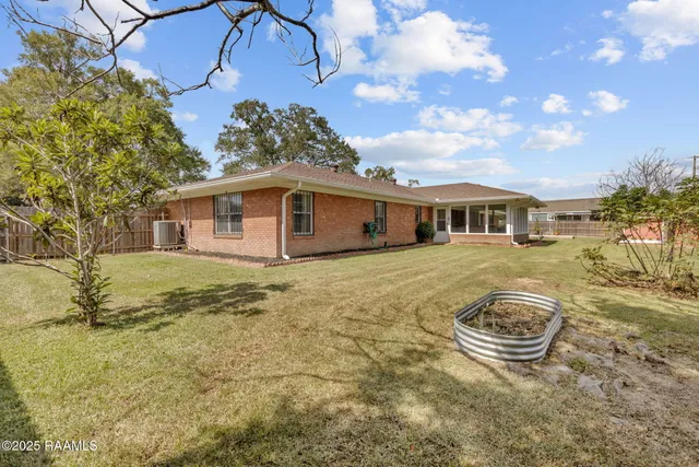 $295,000 | 1215 North State Street, Abbeville, LA 70510