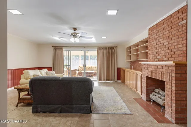 $295,000 | 1215 North State Street, Abbeville, LA 70510