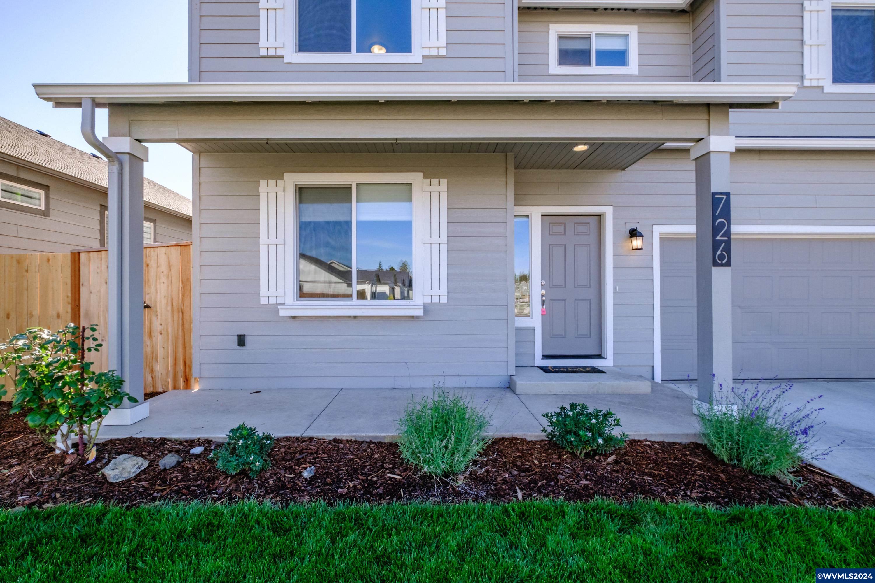 726 Cheadle Lake Lebanon, OR 97355 - Photo 2 of 34