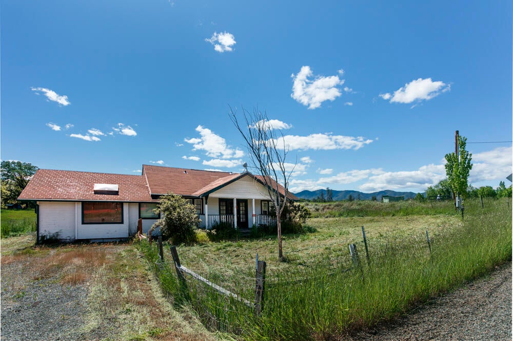 11717 Michael Road White City, OR 97503 - Photo 4 of 39 Home