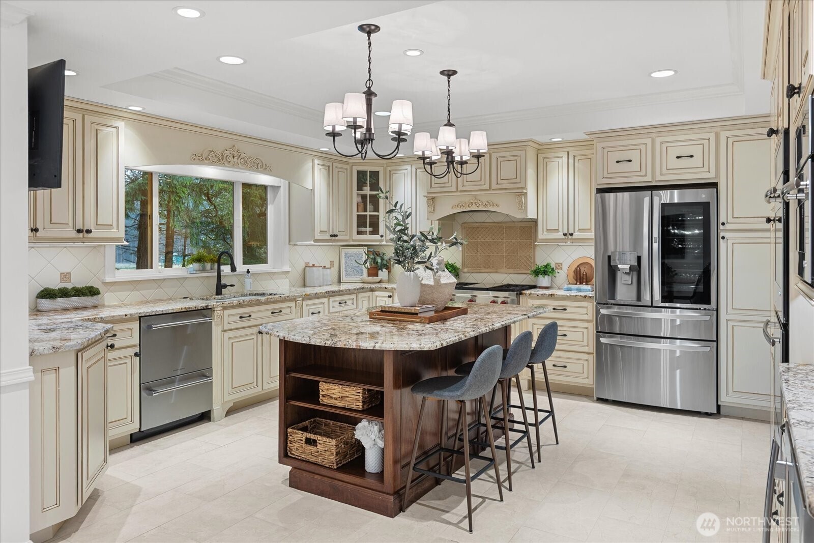 9424 235th Place Southwest Edmonds, WA 98020 - Photo 9 of 39