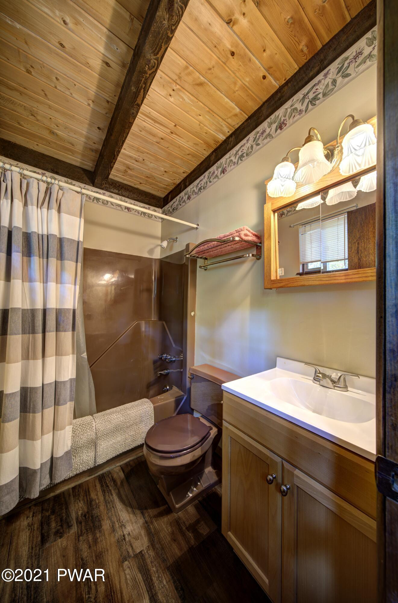 154 Tanager Road Lackawaxen, PA 18435 - Photo 15 of 37 Bathroom