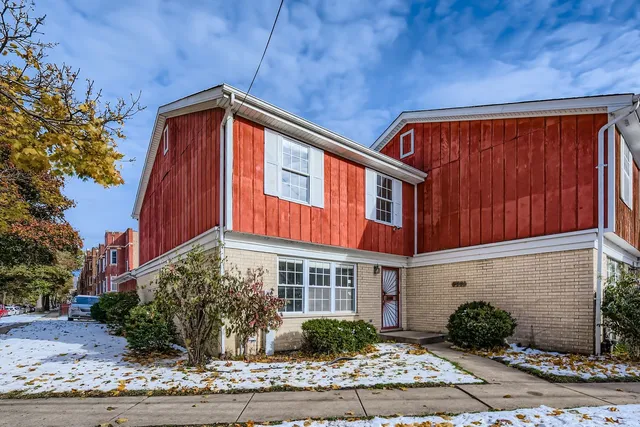 $2,195 | 8001 South Essex Avenue, Chicago, IL 60617